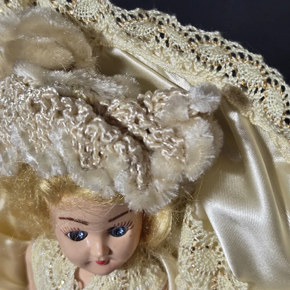 VTG OOAK Bride Doll Wall Decor Lid Eyes Open‎ & Shut Jointed Arms Handmade RARE